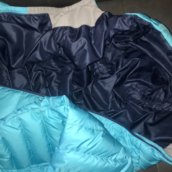 Patagonia down jacket with hood. EUC. Blue. - Picture 6 of 6
